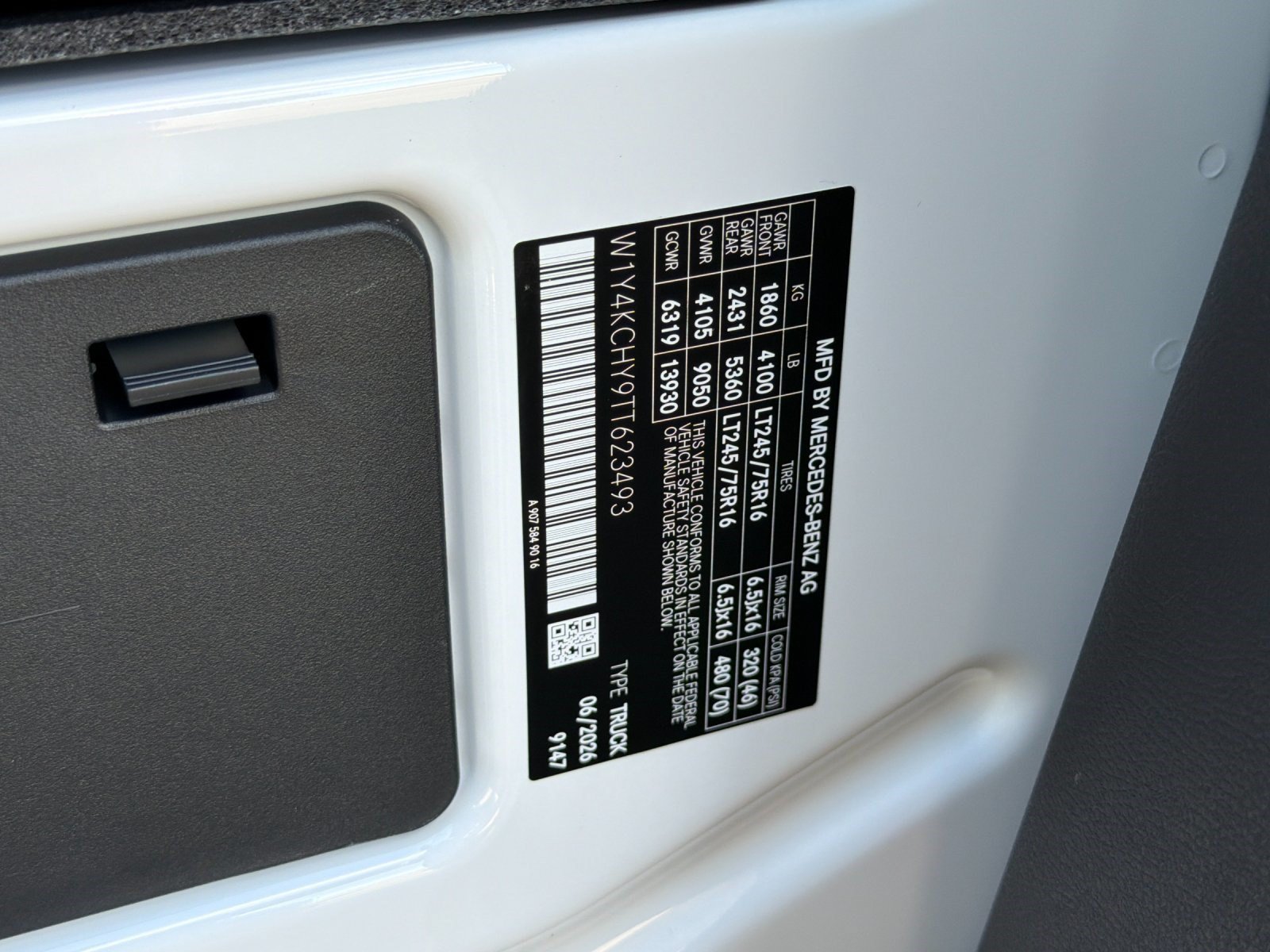 New 2026 Arctic White Mercedes-Benz 2500 High Roof SO Diesel 170 WB image 27