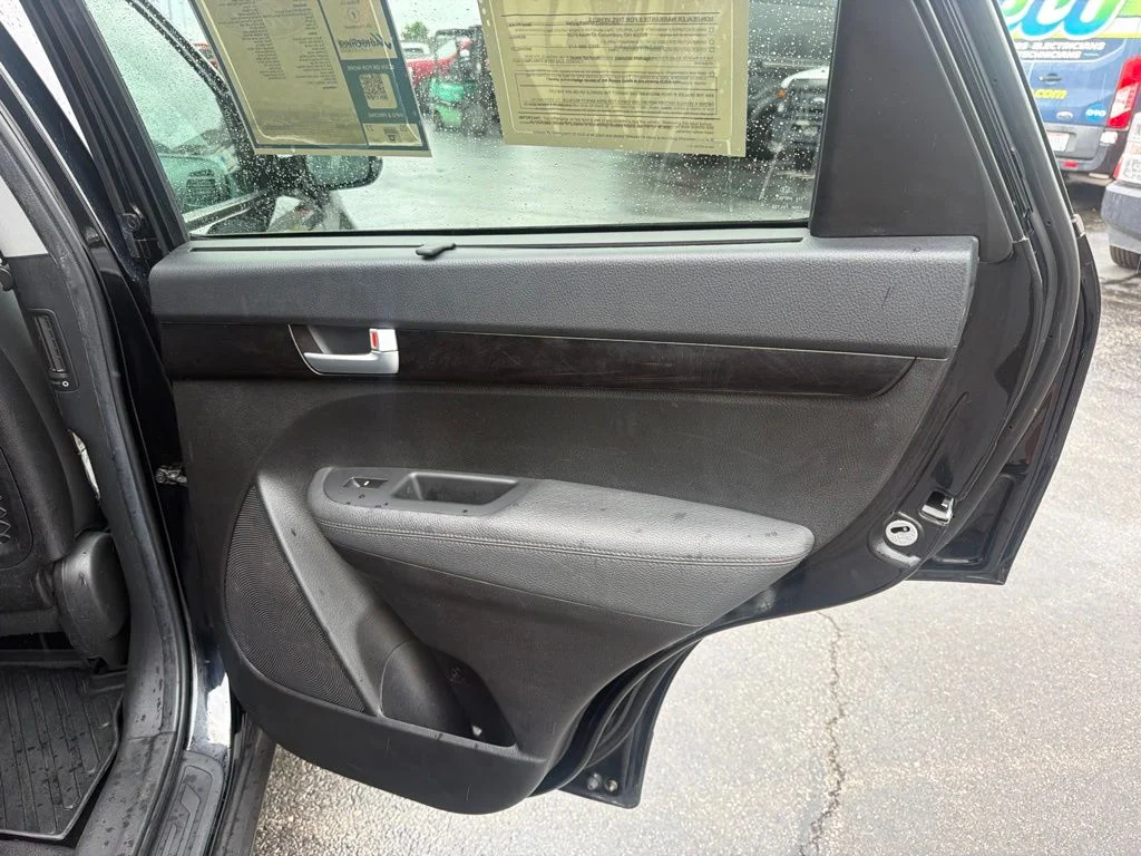 Used 2015 Black Kia LX image 47