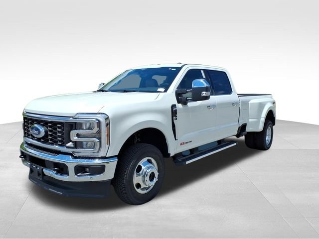New 2026 Star White Metallic Tri-Coat Ford F-350® Lariat® image 2