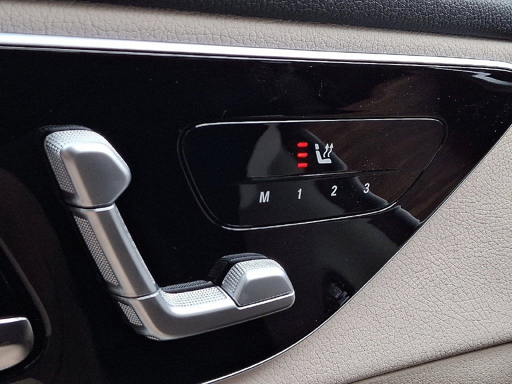 New 2027 Obsidian Black Metallic Mercedes-Benz GLC 300 image 18