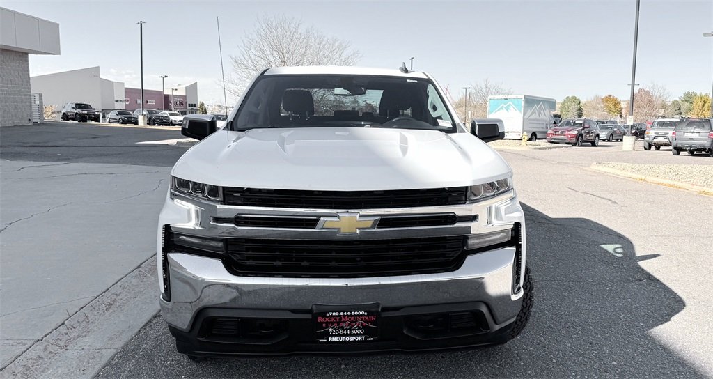 2021 Chevrolet Silverado 1500 LT photo 3