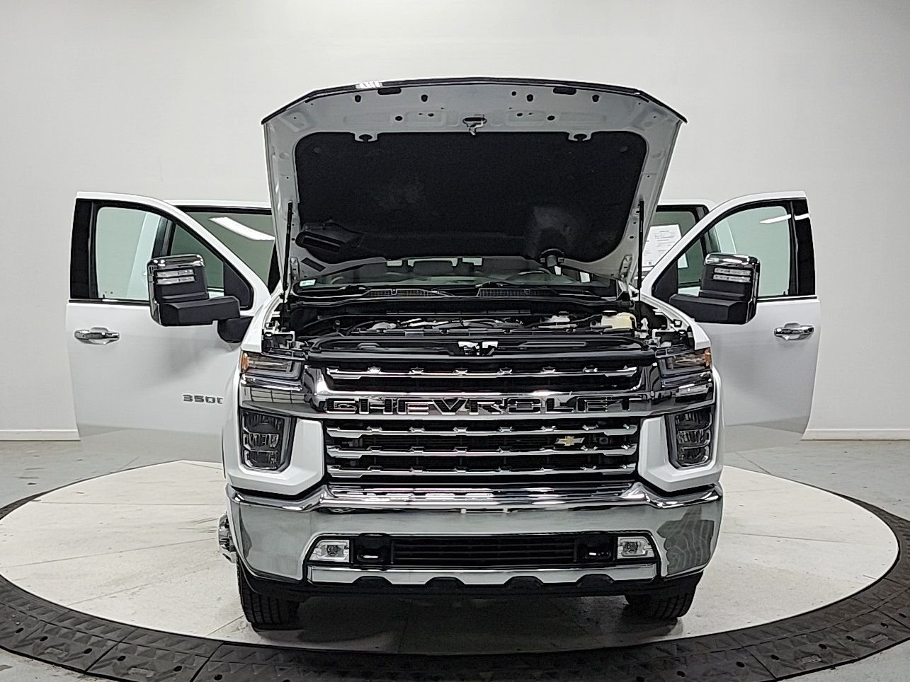 Used 2023 Summit White Chevrolet LTZ image 10