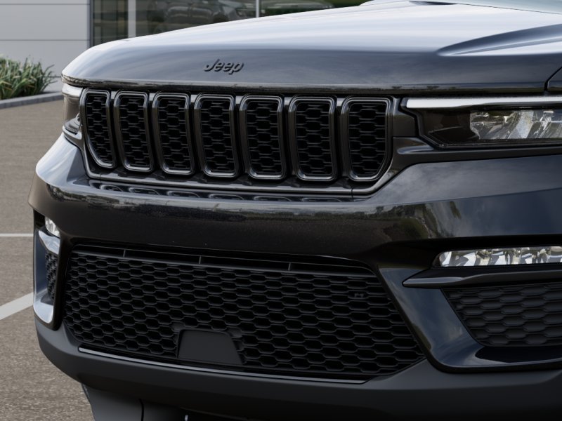 New 2025 Diamond Black Crystal Pearl-Coat Exterior Paint Jeep Limited image 42