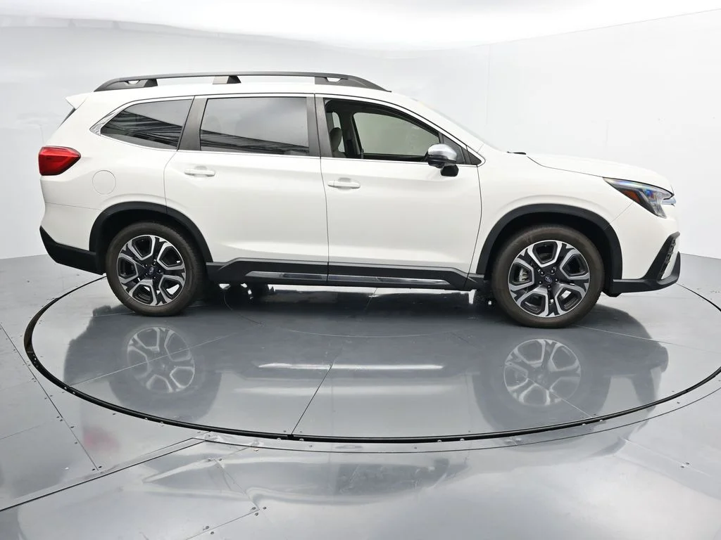 Used 2023 White Subaru Limited image 9