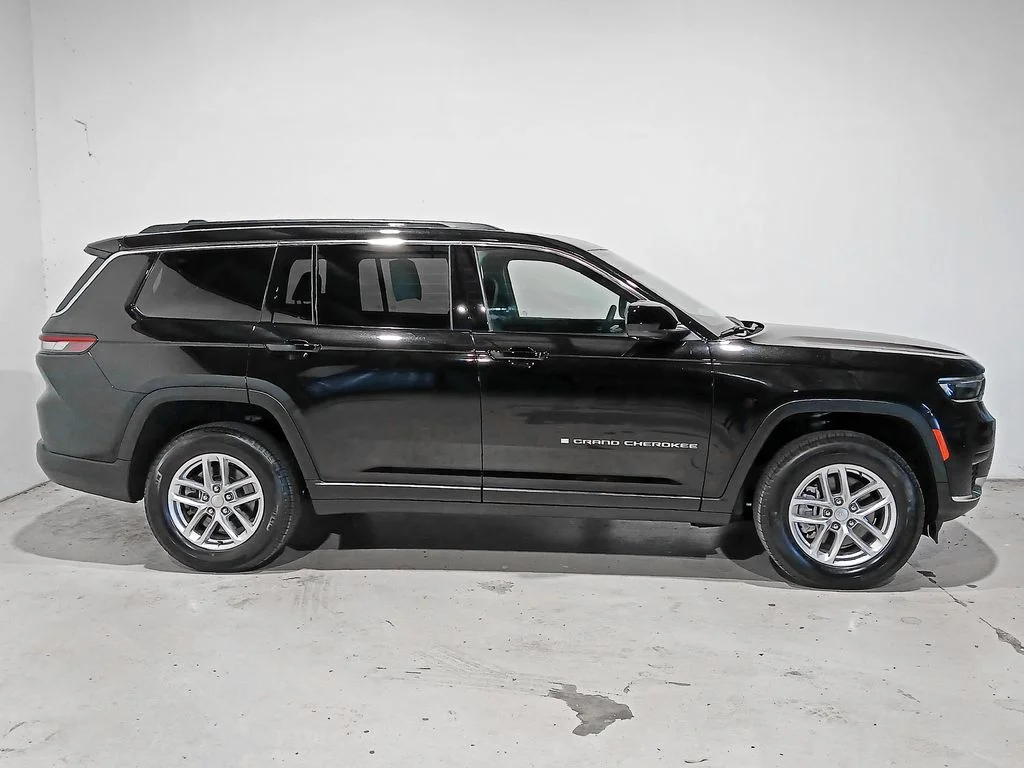 Used 2025 Black Jeep Laredo image 7