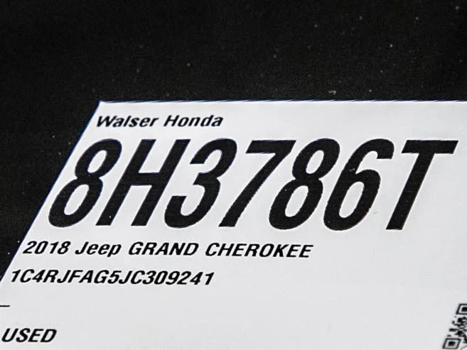 Used 2018 Granite Crystal Metallic Clearcoat Jeep Altitude image 30