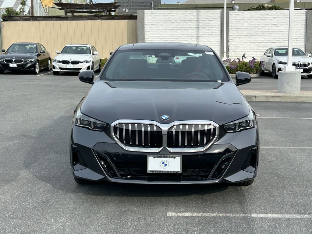 New 2026 Dark Graphite Metallic BMW 530i image 8