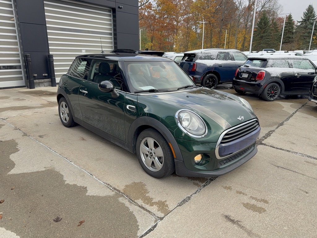 2016 Mini Cooper Base photo 2