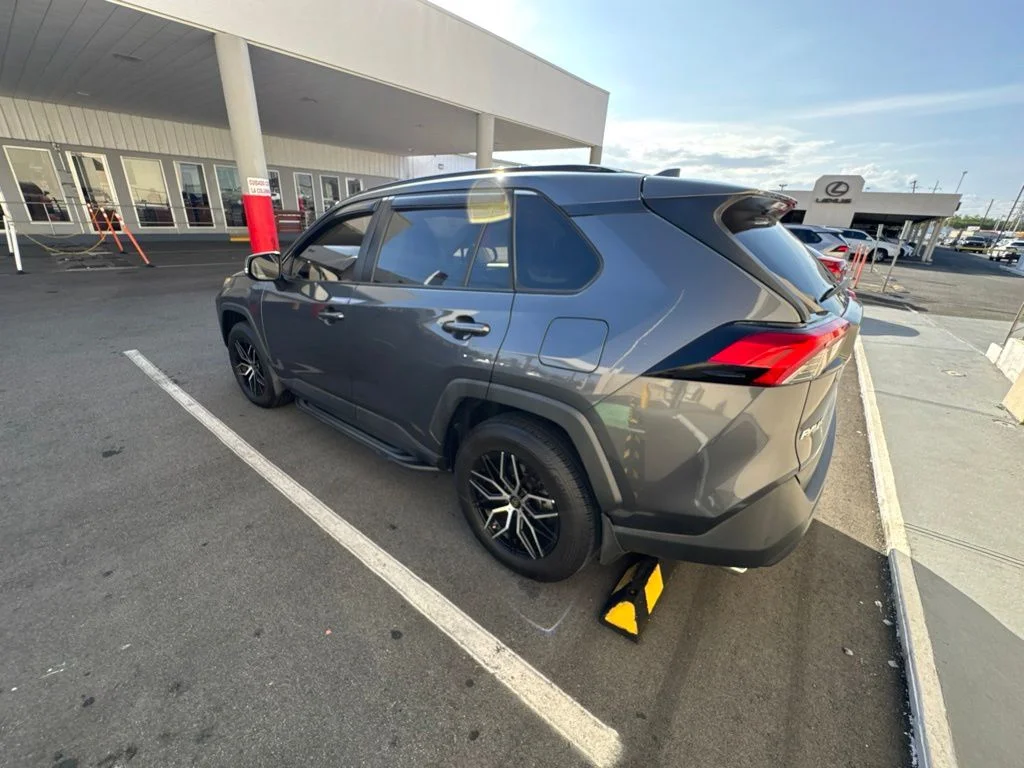 Used 2021 Gray Toyota XLE image 7