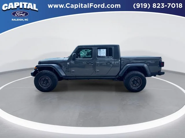 Used 2020 Gray Jeep Sport image 5