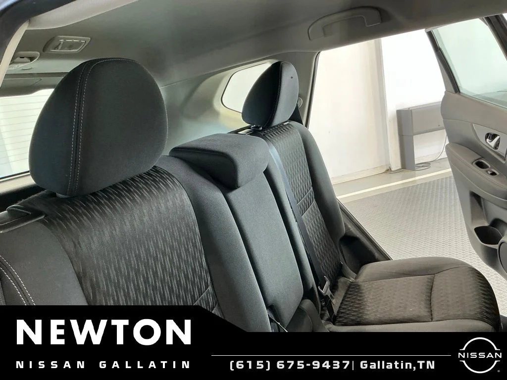 Used 2018 Magnetic Black Nissan S image 15