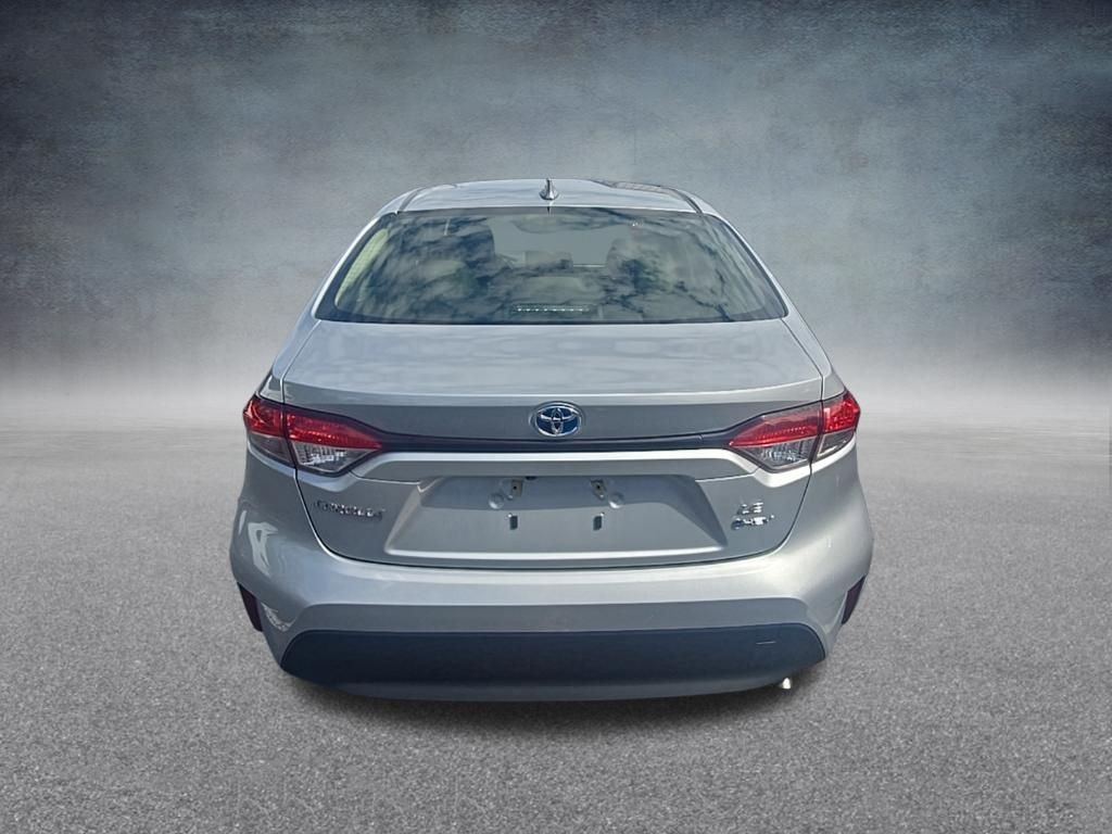 Used 2025 Classic Silver Metallic Toyota LE image 7