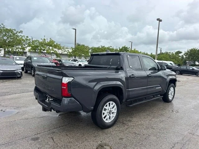 Used 2024  Toyota SR5 image 3