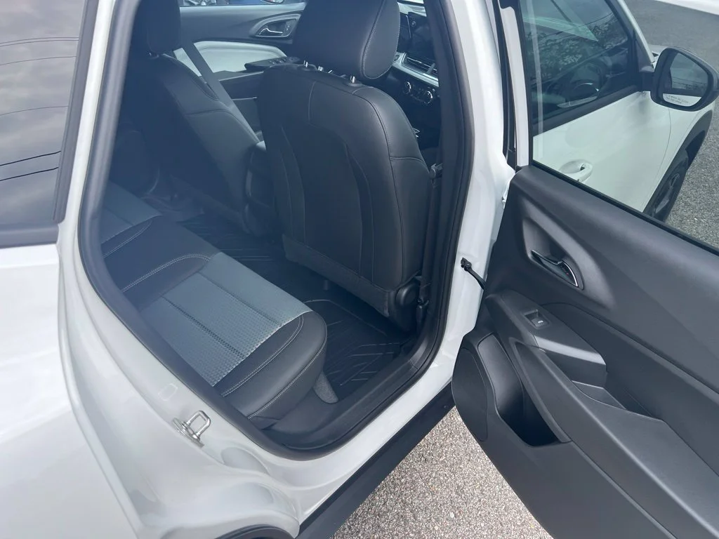 New 2026 Summit White Chevrolet LT image 20