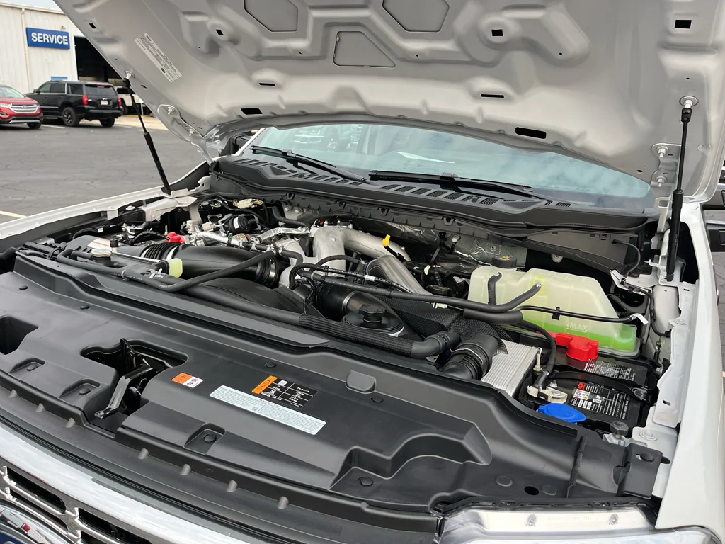 New 2026 Oxford White Ford F-250® XLT image 10