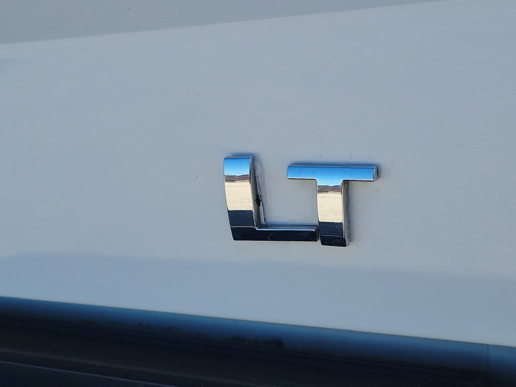 Used 2018 SUMMIT WHITE Chevrolet LT image 7
