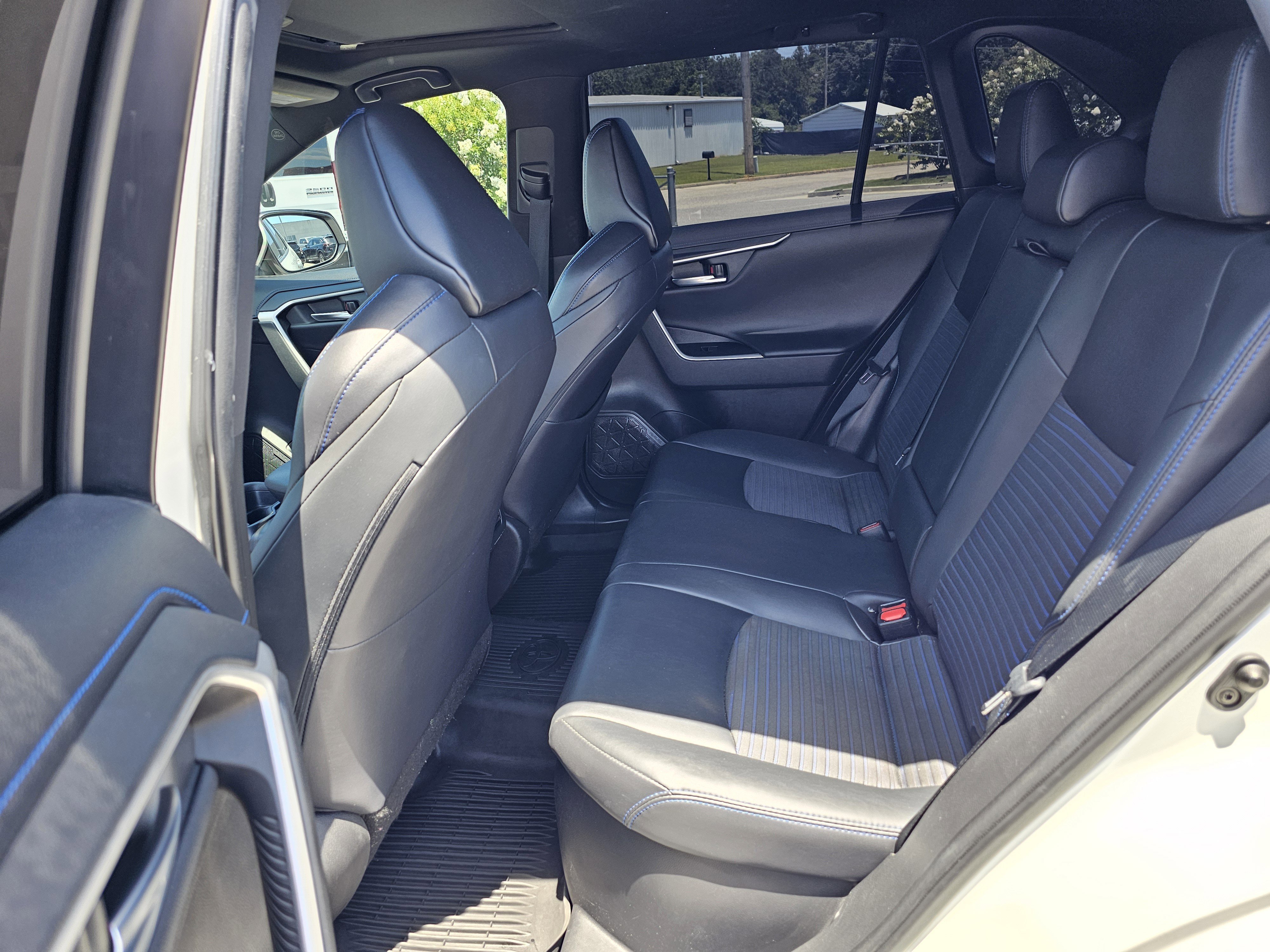 Used 2021 Blizzard Pearl/Midnight Black Metallic Toyota Hybrid XSE image 33