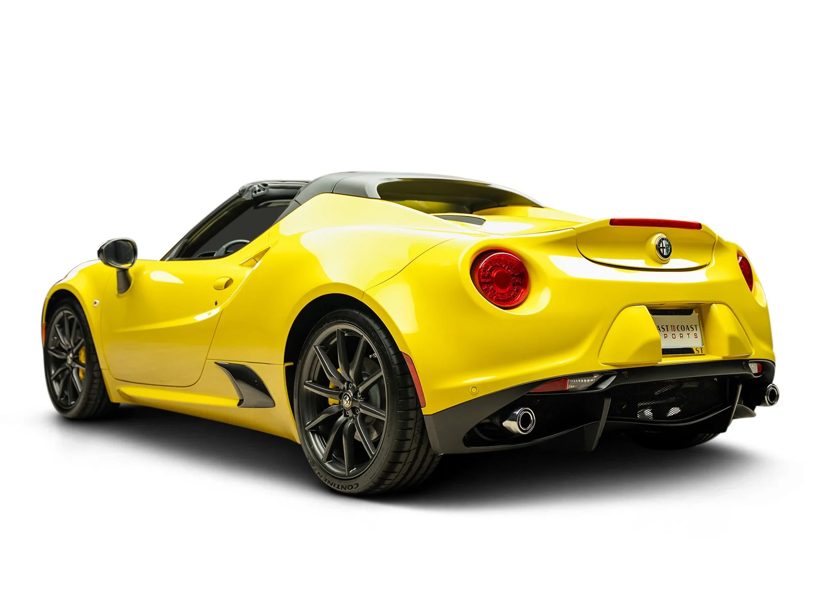 Used 2016 Yellow Alfa Romeo Base image 3