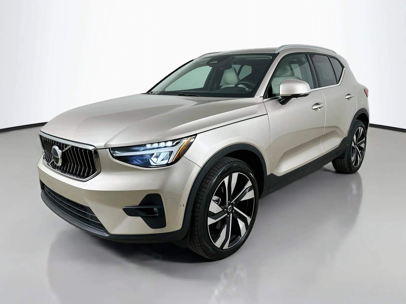 2024 Volvo XC40