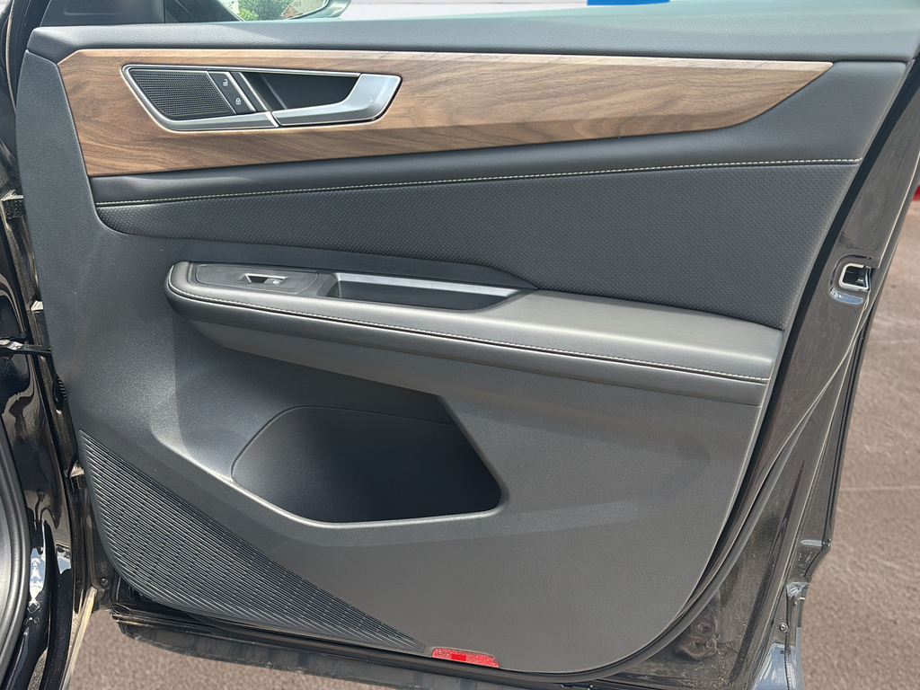 2026 Volkswagen Atlas SE w/Tech - Photo 10