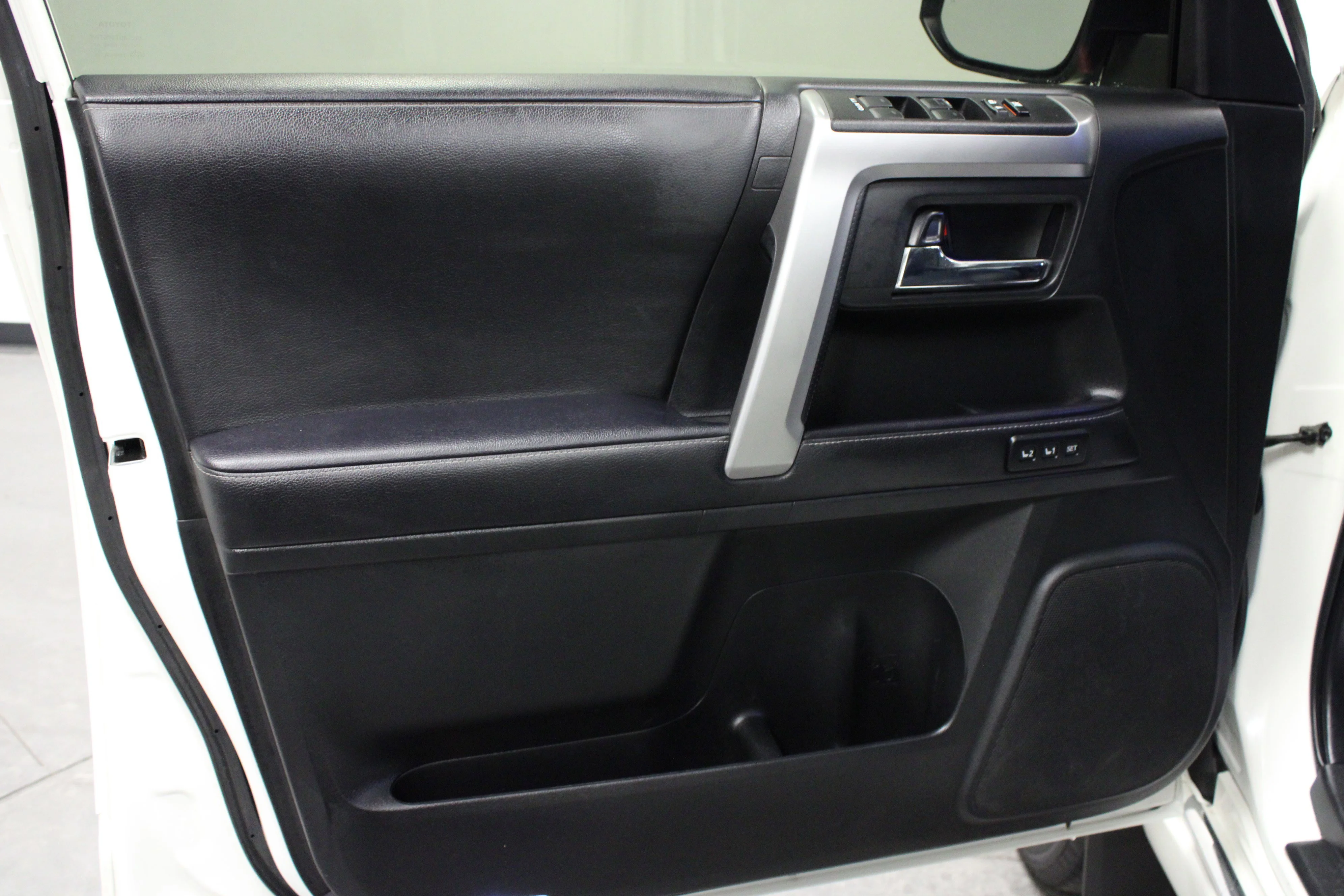 Used 2023 Blizzard Pearl Toyota Limited image 11