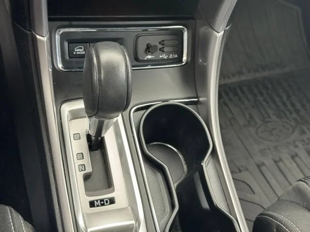 Used 2020 White Subaru Premium image 39