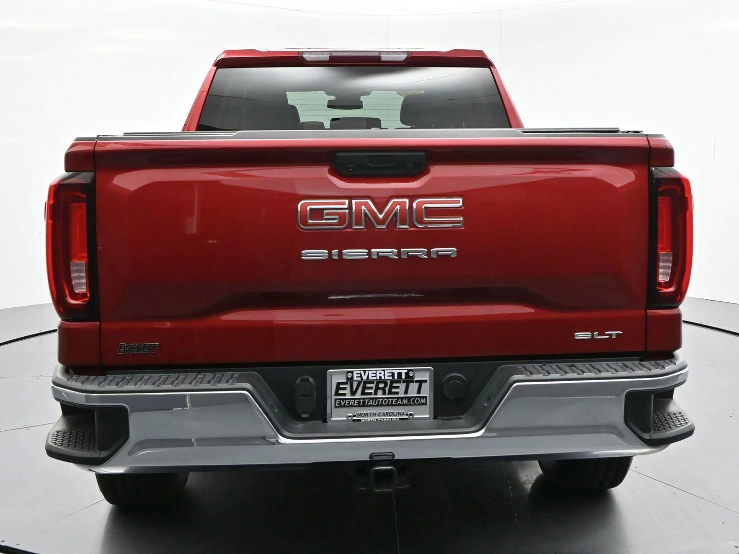 Used 2023 Volcanic Red Tintcoat GMC SLT image 6