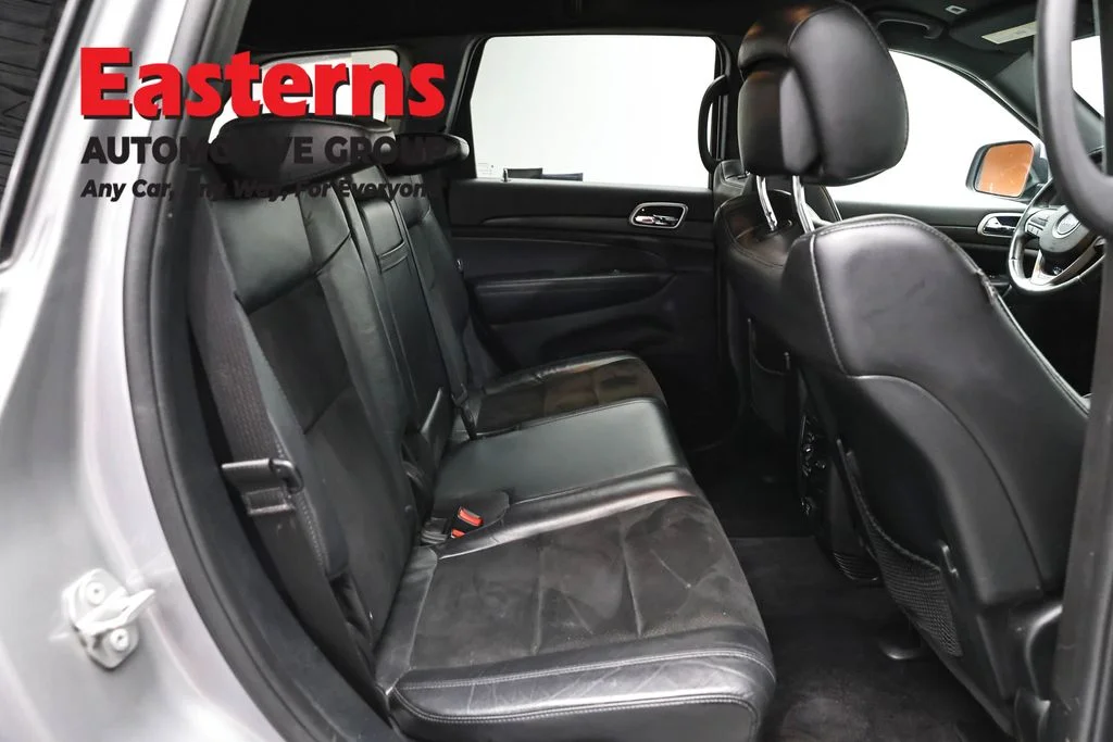 Used 2017 Silver Jeep Altitude image 23
