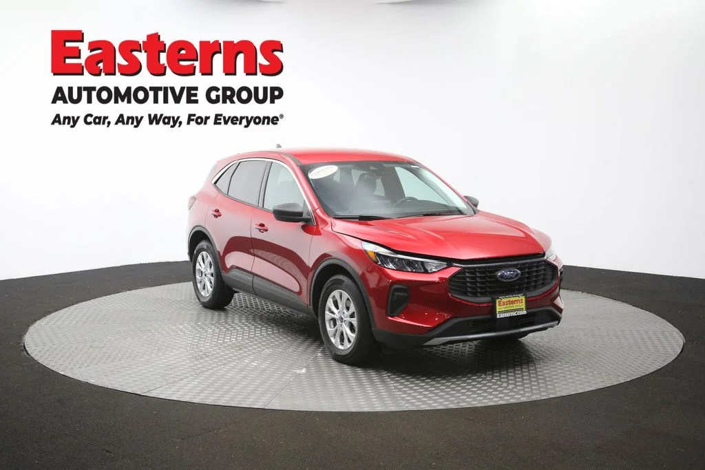 Used 2023 Red Ford Active image 50