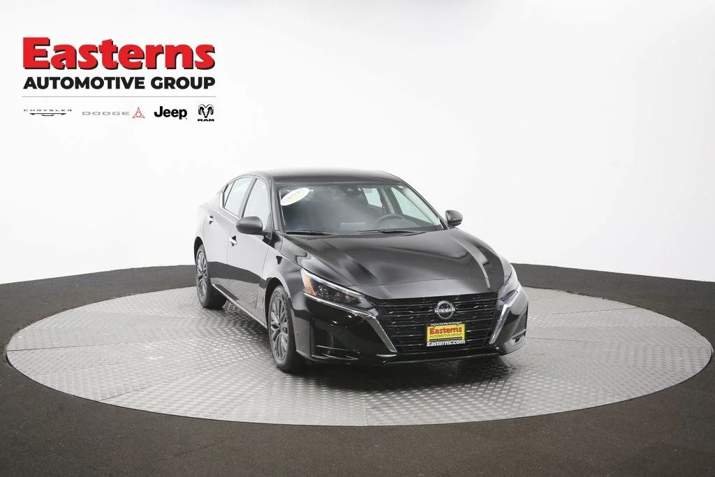 Used 2025 Black Nissan 2.5 SV image 50
