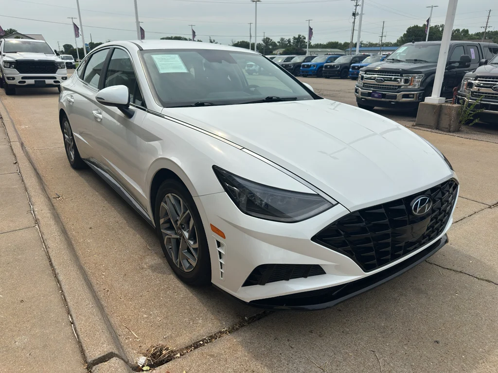 Used 2023 Serenity White Hyundai SEL image 6