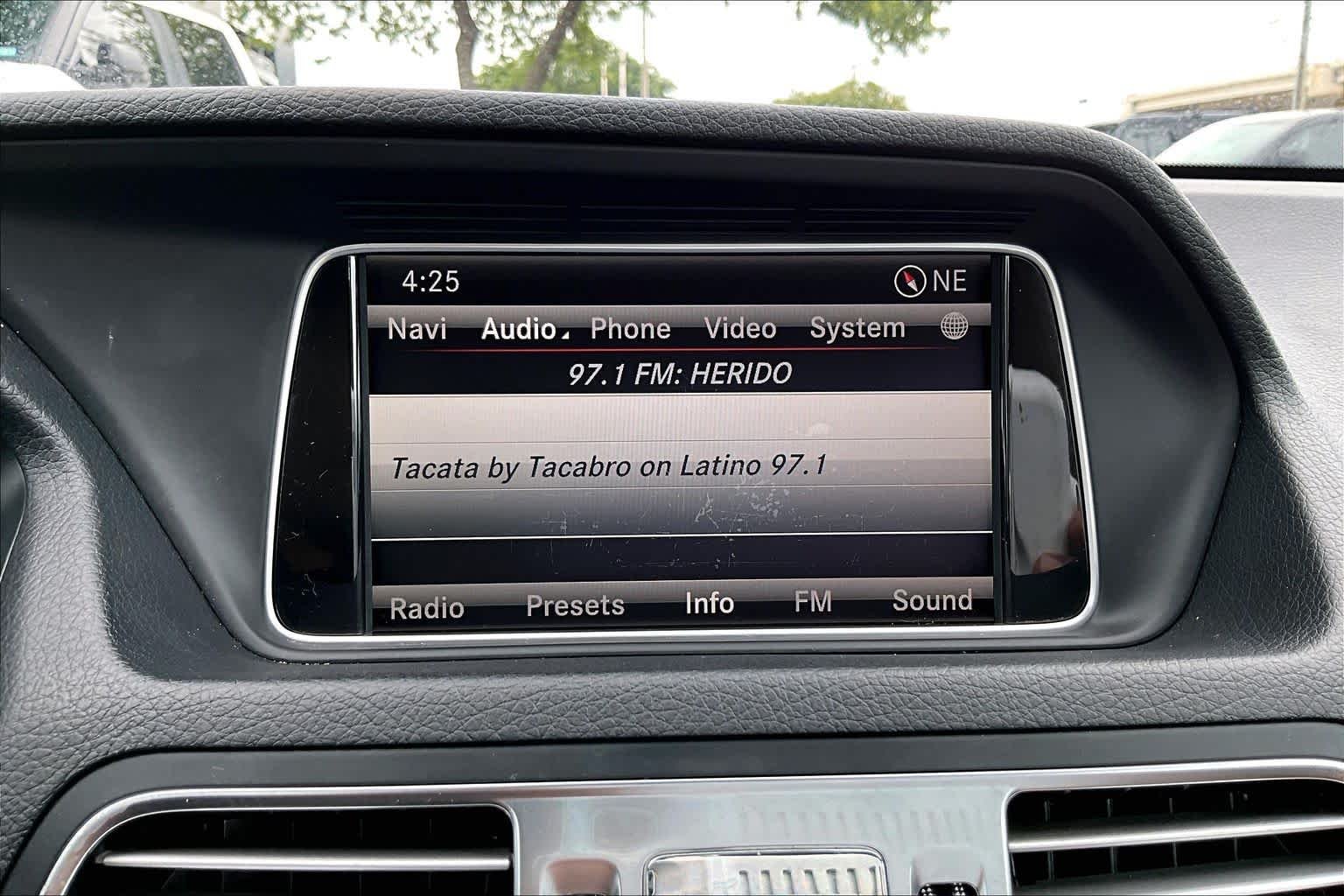 Used 2014 Diamond White Metallic Mercedes-Benz E 350 image 32
