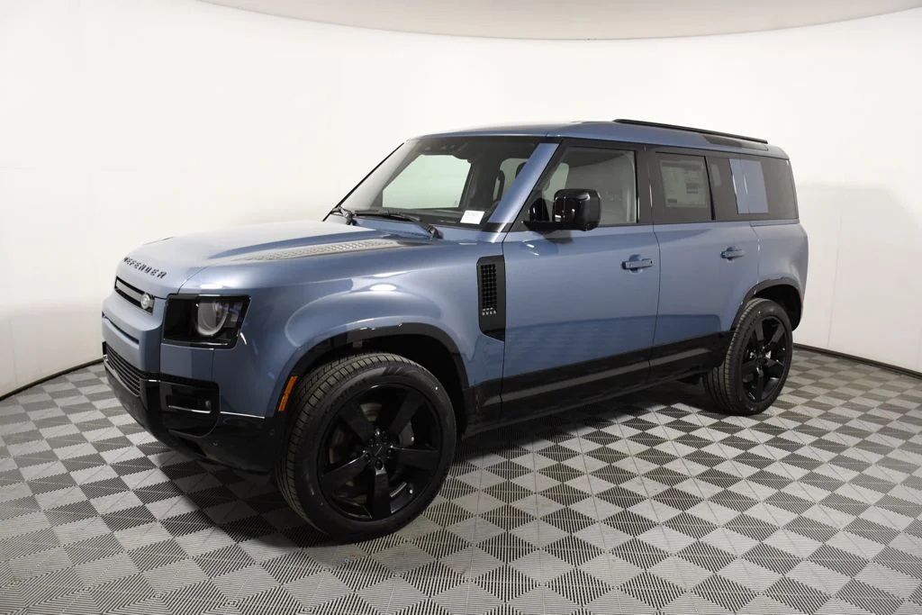 New 2026 Tasman Blue Land Rover X-Dynamic SE image 2