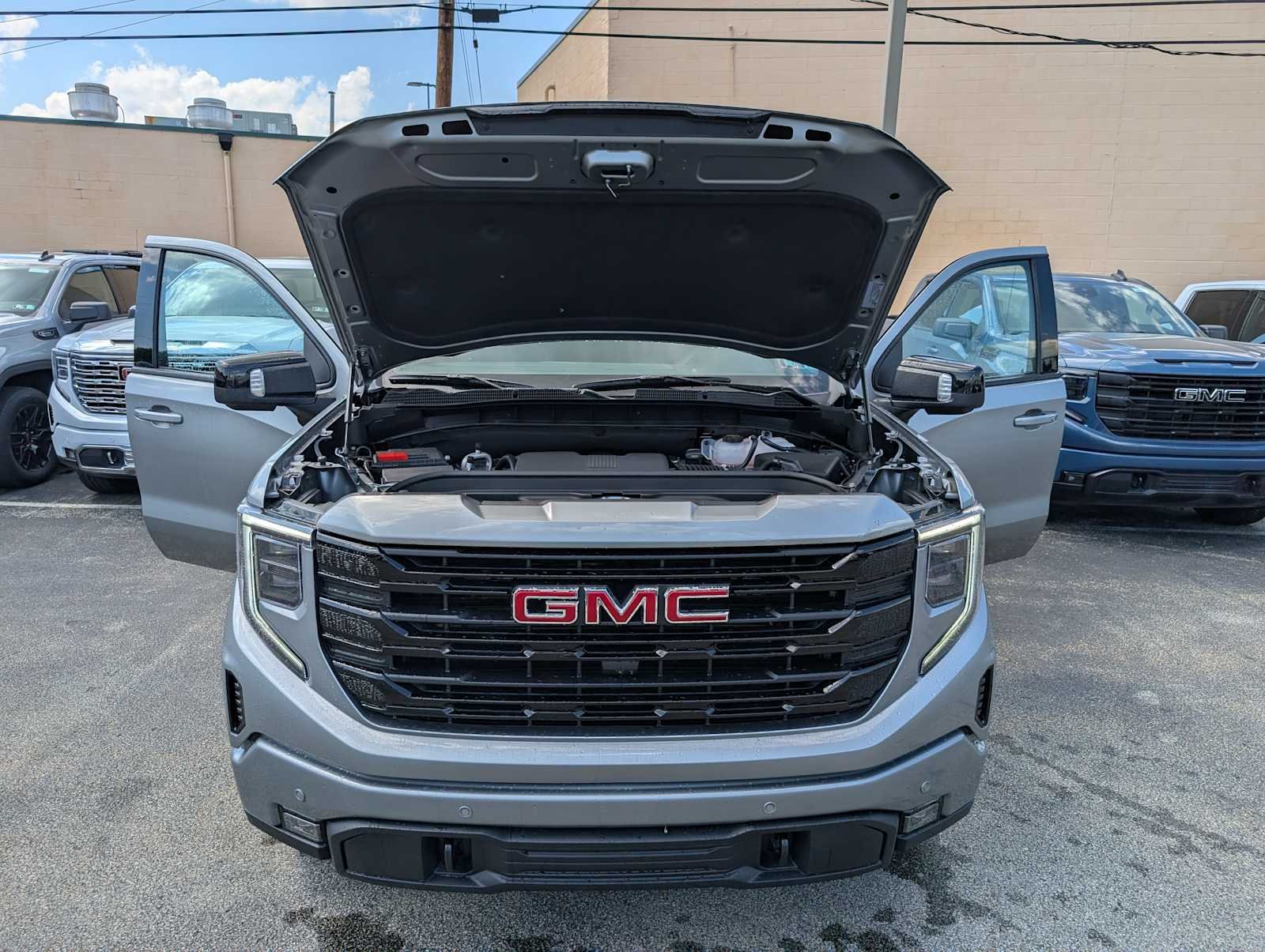 New 2026 Sterling Metallic GMC Elevation image 9