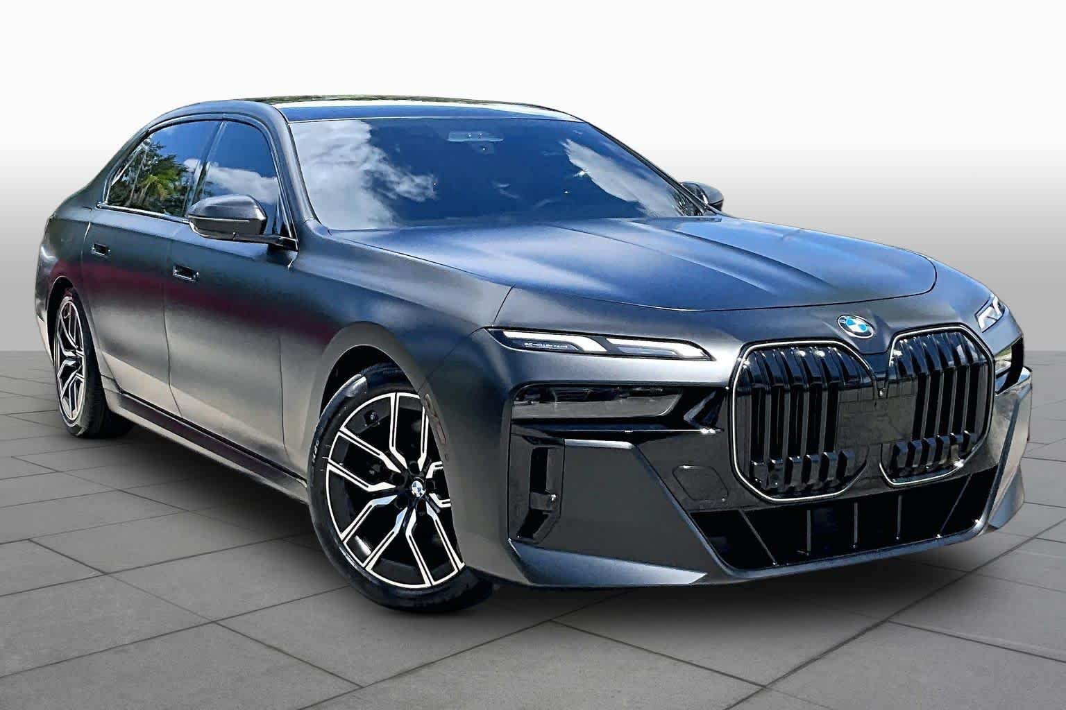 Used 2024 Black Sapphire Metallic BMW 760i xDrive image 3