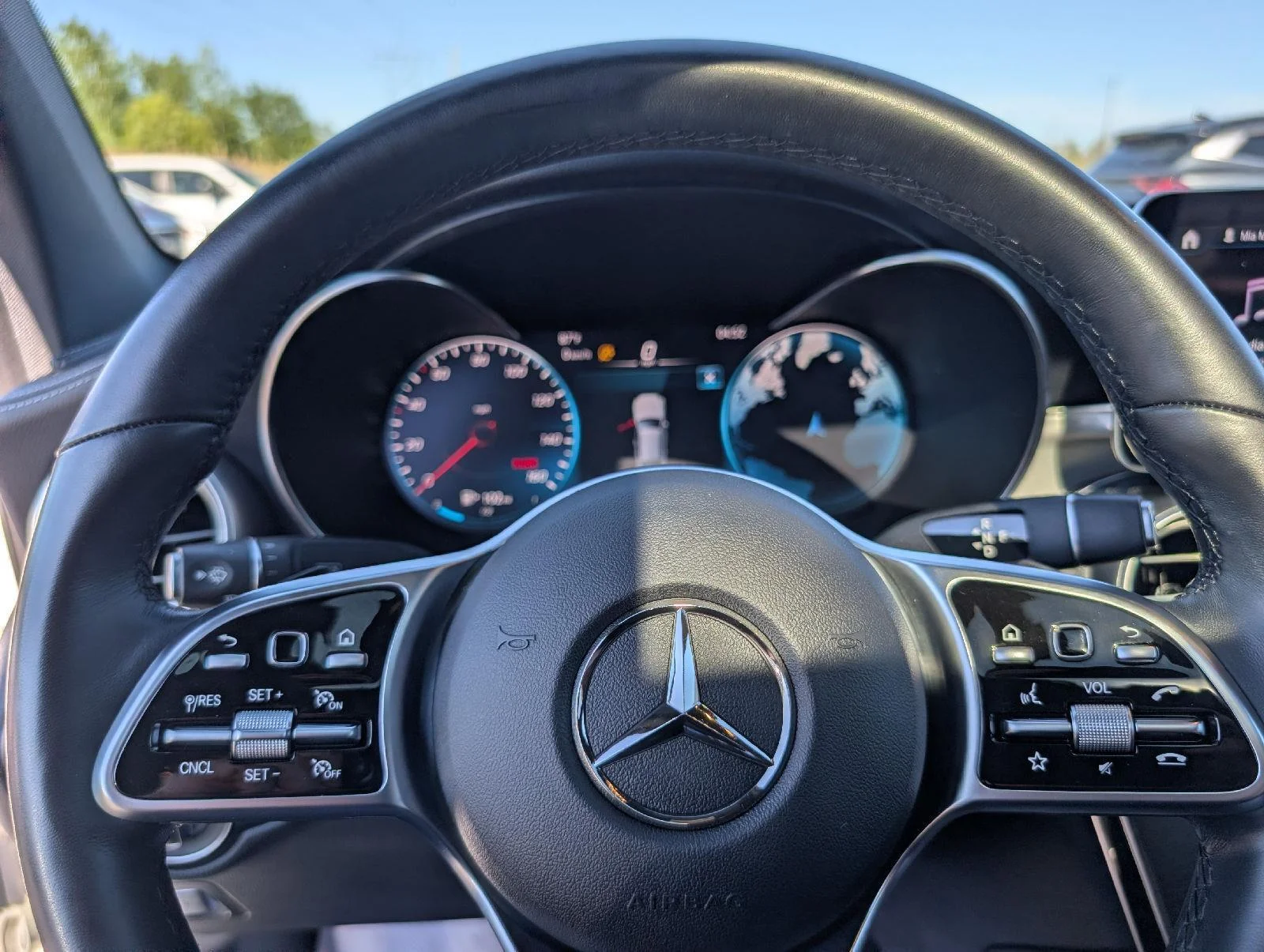 Used 2023  Mercedes-Benz GLC 300 image 11