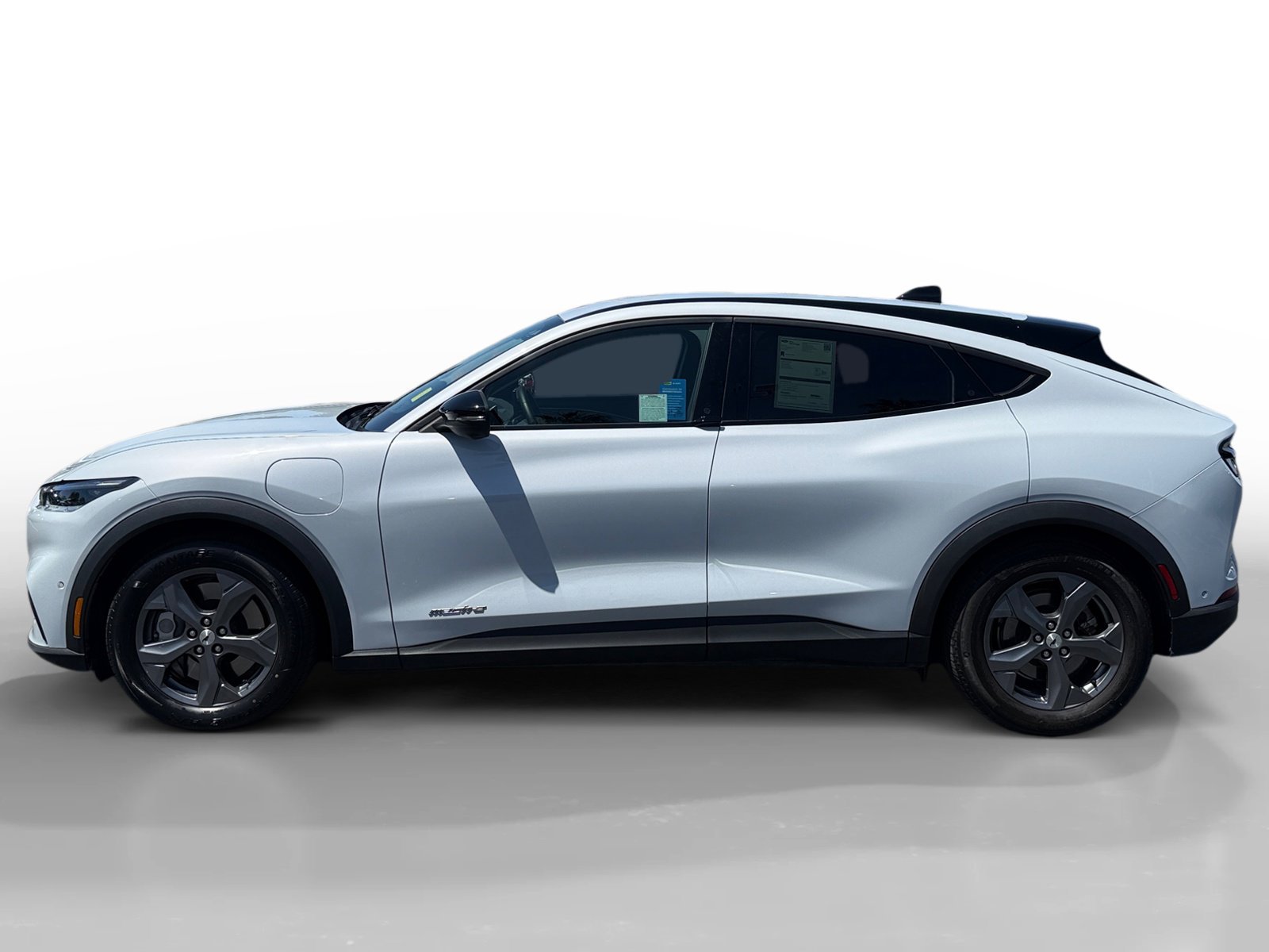 Used 2023 White Metallic Ford Select image 2