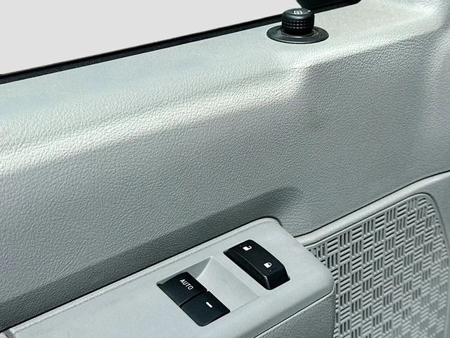 New 2025 Oxford White Ford Base image 12