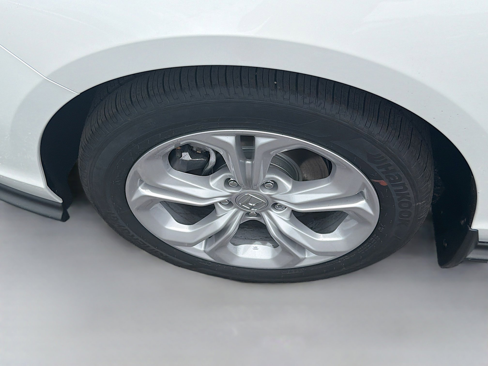 New 2026 Platinum White Pearl Honda LX image 26