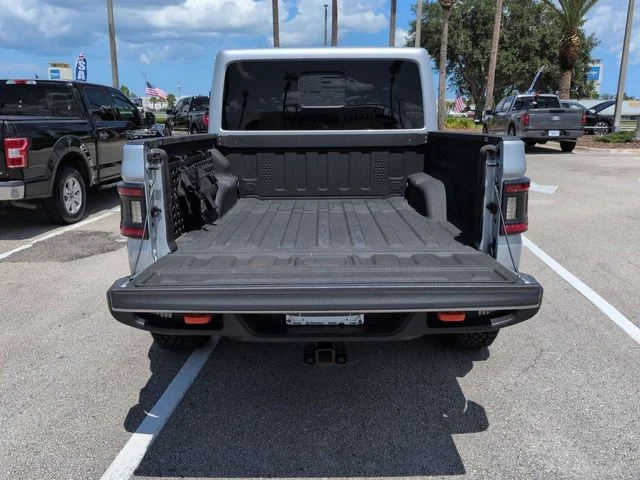 Used 2022 Silver Jeep Mojave image 13