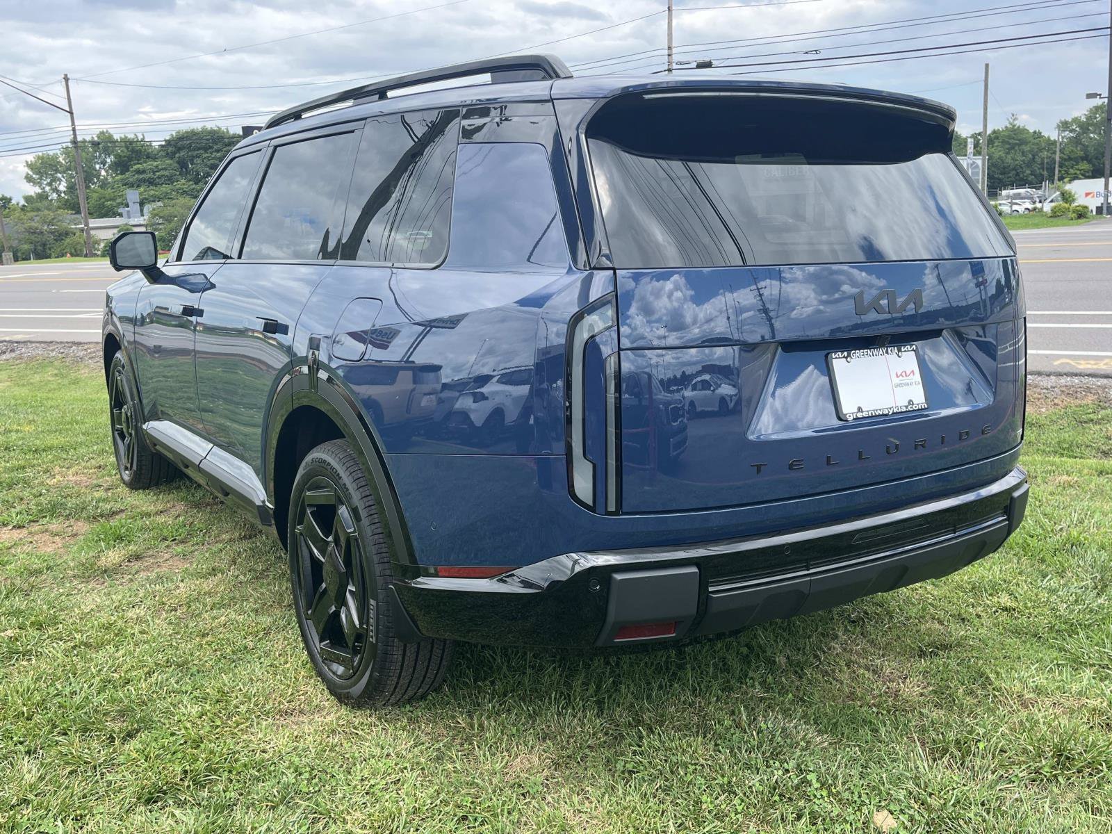New 2027 Midnight Lake Blue Kia X-Line SX image 5