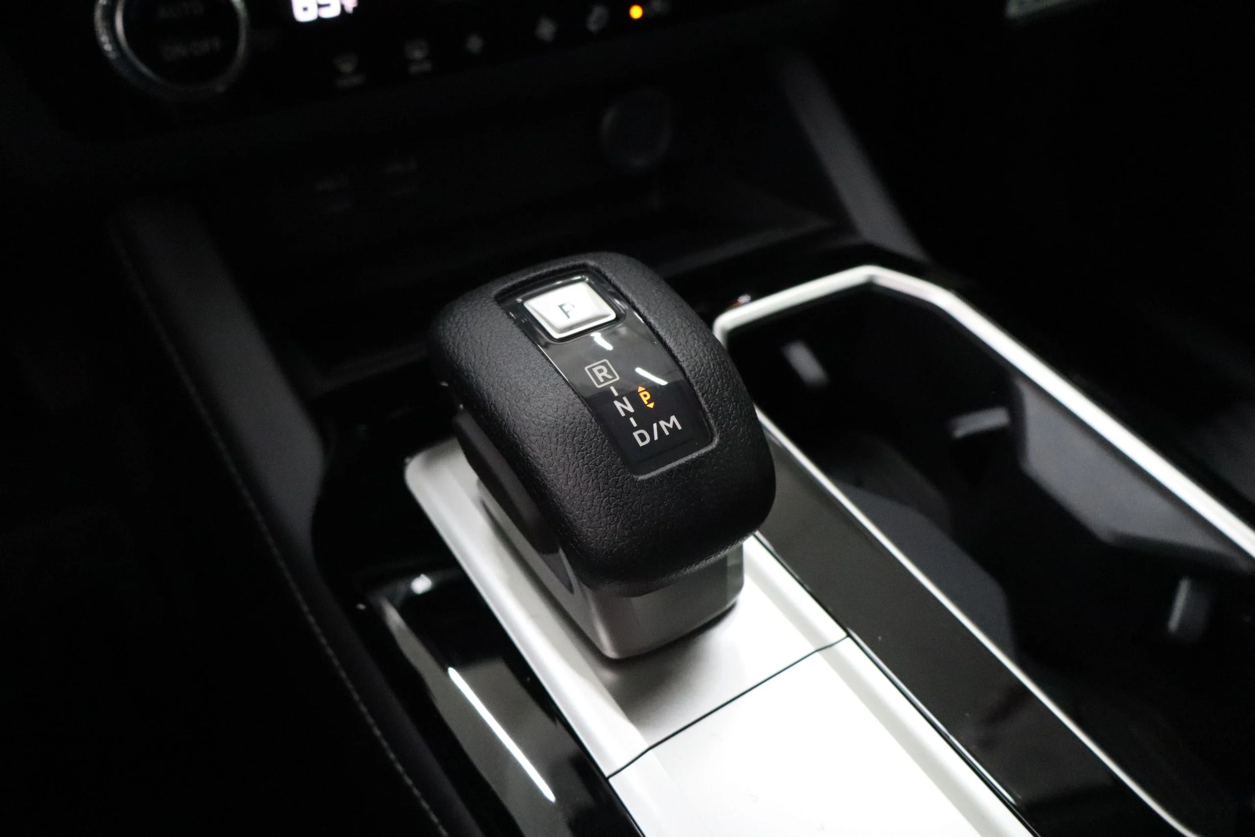 New 2026 White Mitsubishi ES image 16