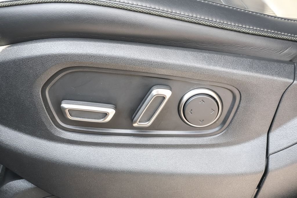 Used 2024  Rivian Adventure Dual Motor Max Pack image 10