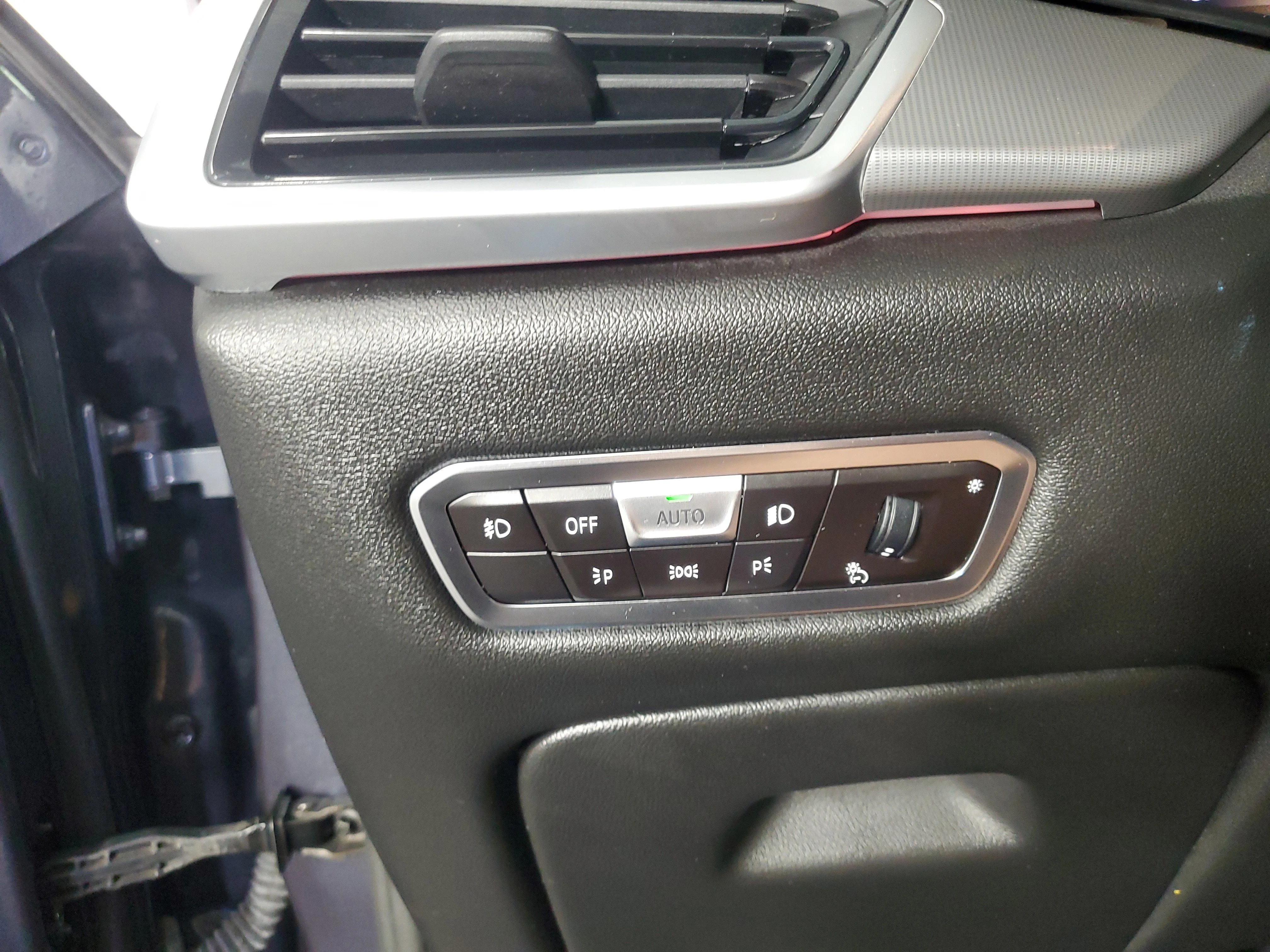 Used 2019 Arctic Gray Metallic BMW xDrive40i image 30