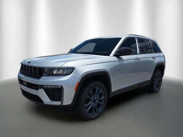 New 2026 Silver Zynith Exterior Paint Jeep 85th Anniversary Edition image 2