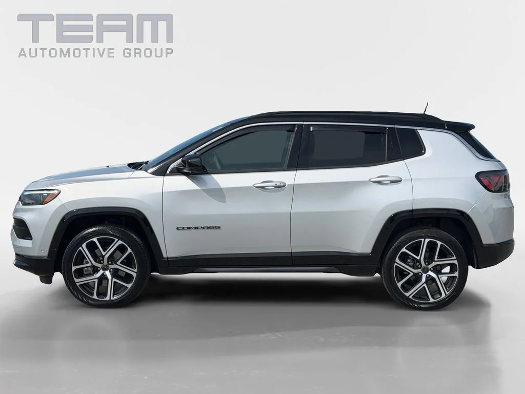 Used 2025 Silver Jeep Limited image 4