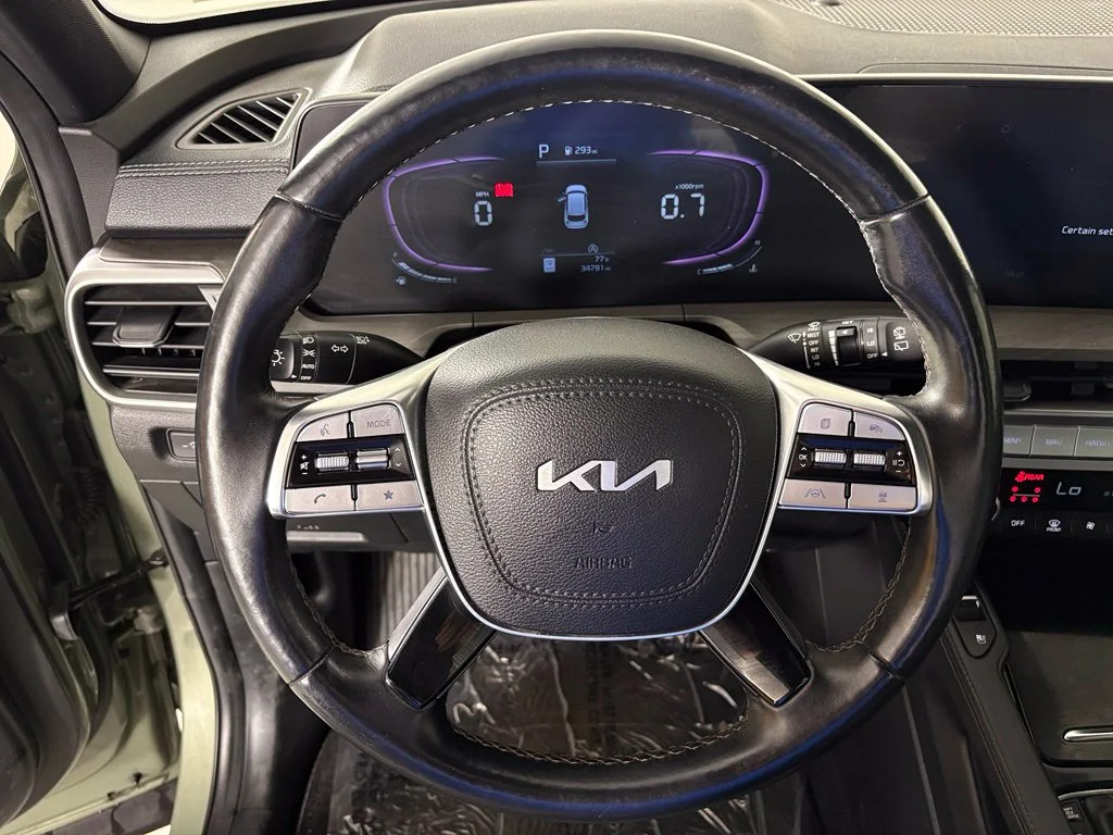 Used 2024 Green Kia EX X-Line image 19