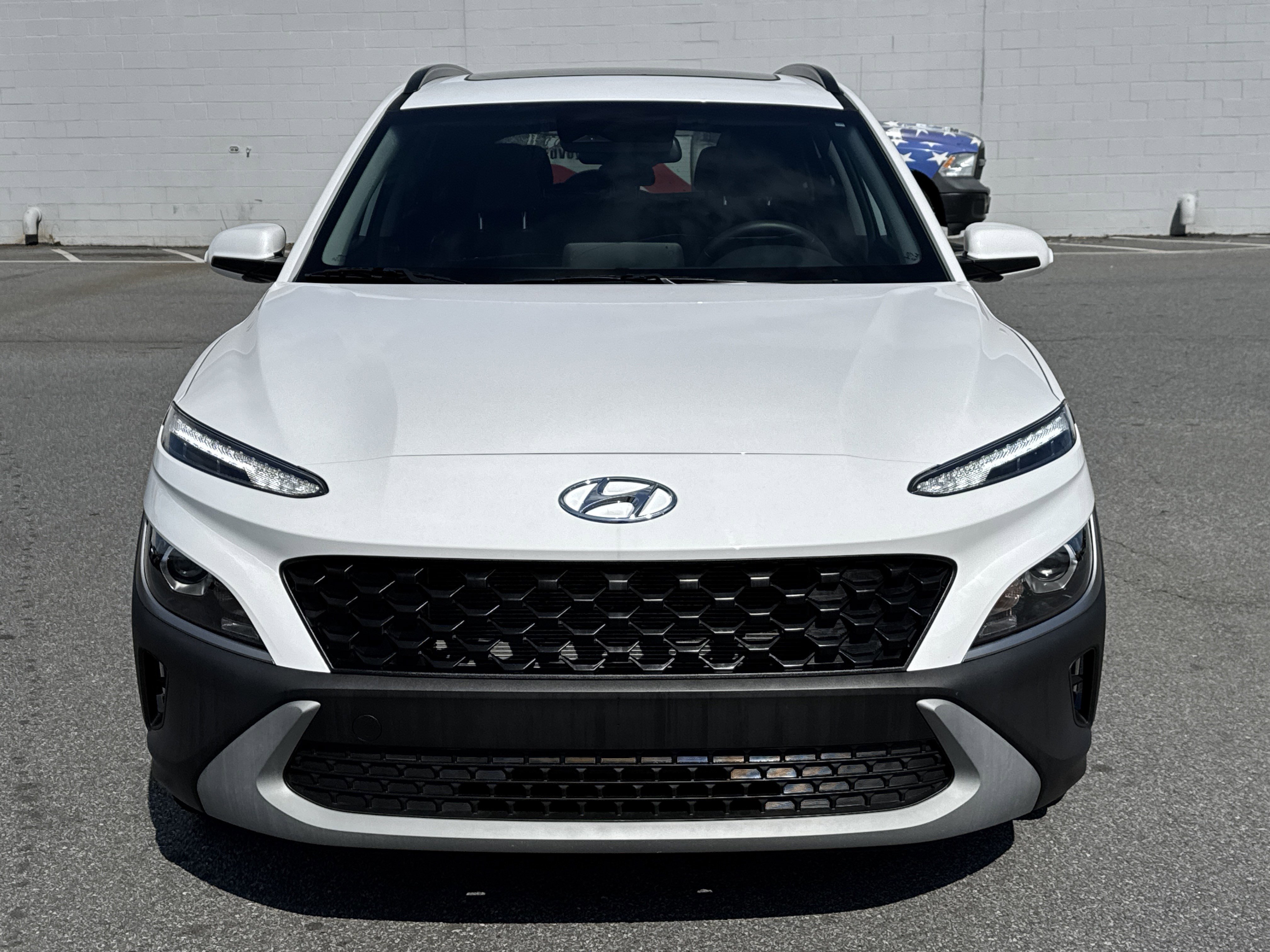 Used 2023 Lunar White Hyundai SEL image 9