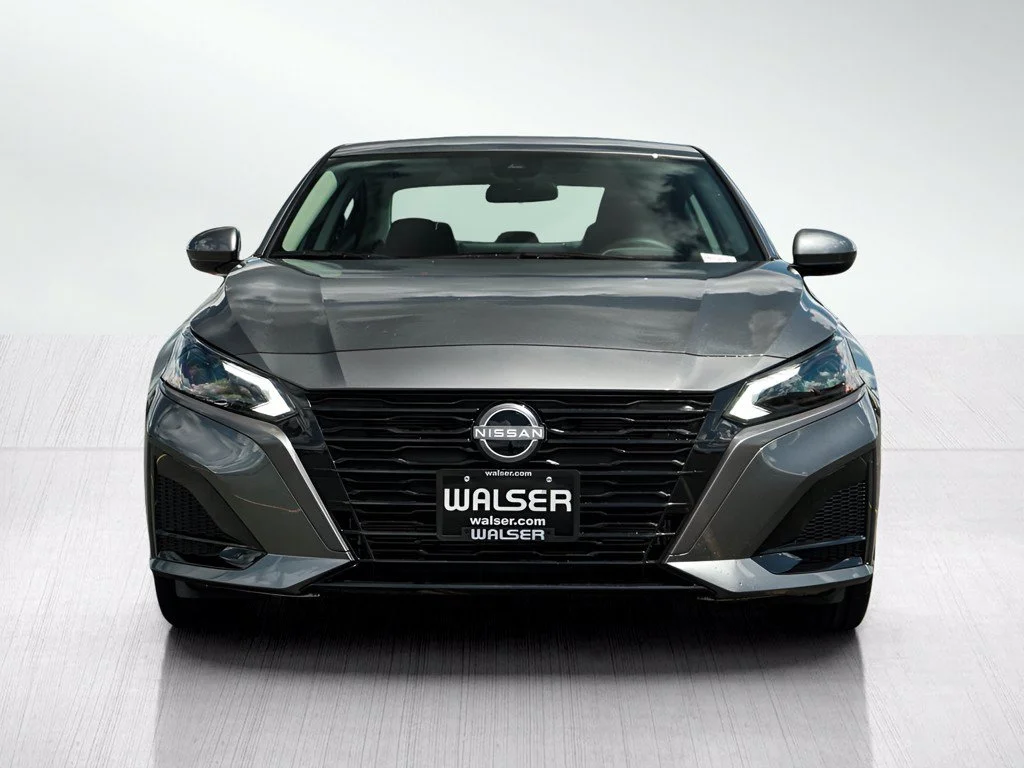 New 2026 Gun Metallic Nissan 2.5 SV image 2