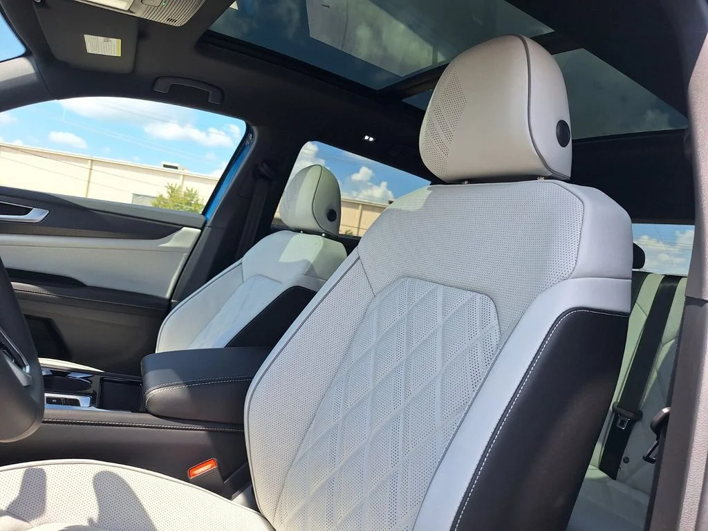 2026 Volkswagen Atlas Cross Sport SEL Premium R-LINE - Photo 11